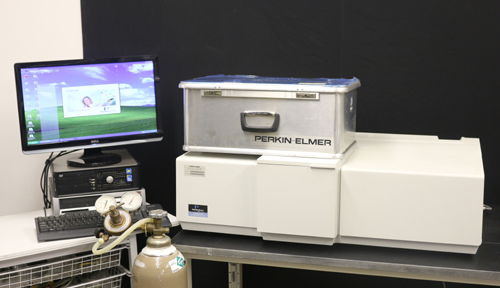 PerkinElmer Lambda-900 UV-VIS-NIR Research Spectrophotometer