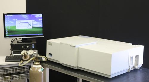 Used PE Lambda 900 UV/VIS/NIR Research Spectrophotometer view 2