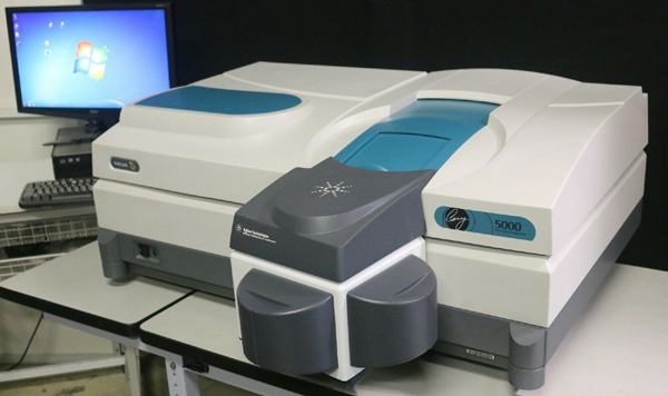 Agilent CARY-5000 UV-VIS-NIR w/ DRA-2500,150-mm Dia. Integrating Sphere