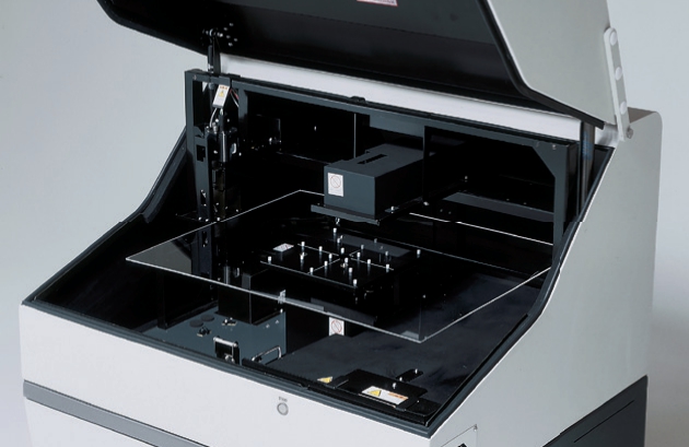 Shimadzu SolidSpec 3700 / 3700DUV UV/VIS/NIR Spectrophotometer