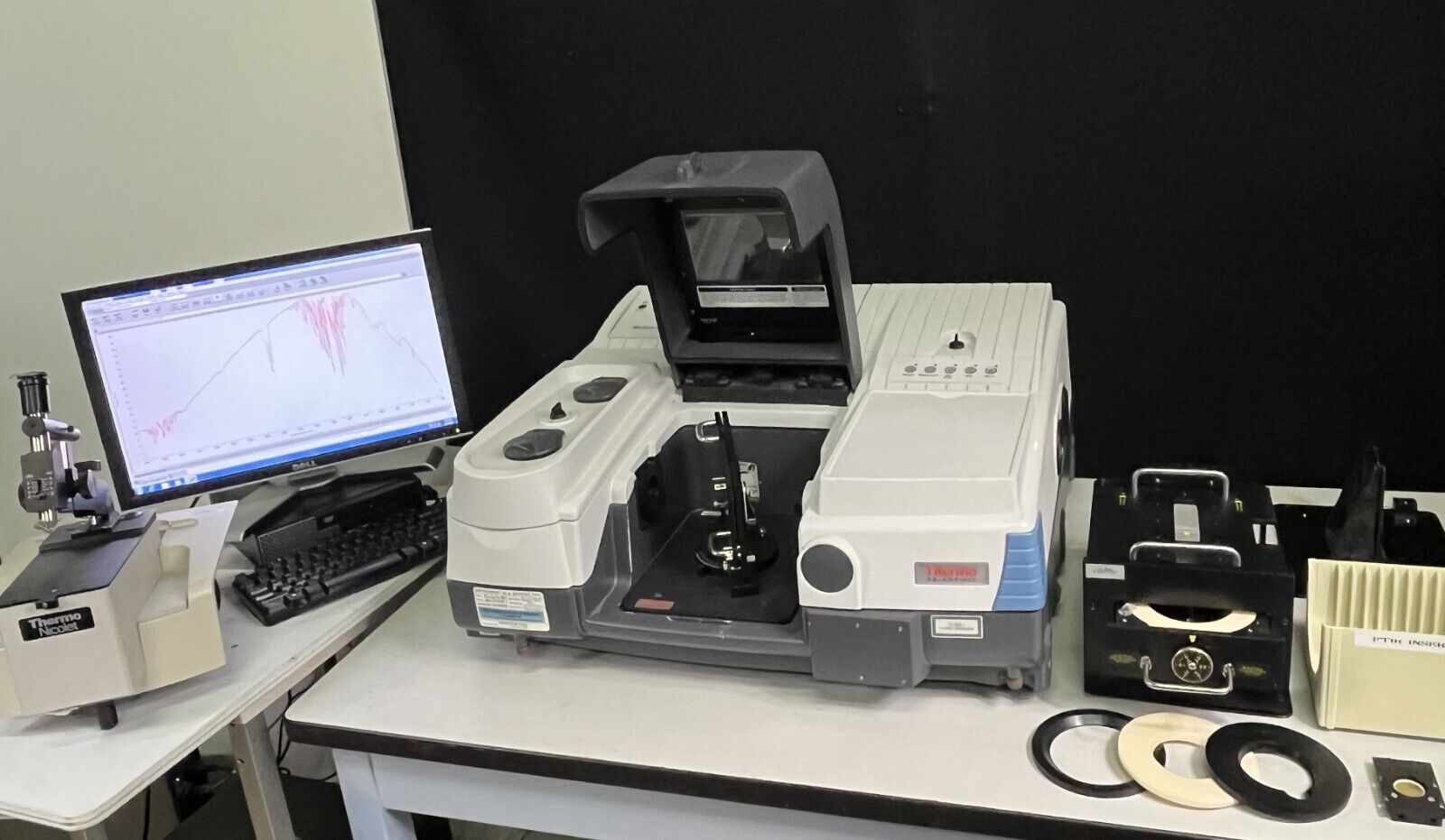 Thermo Nicolet 6700 Spectrometer Solid Wafer Profiling FT-IR System