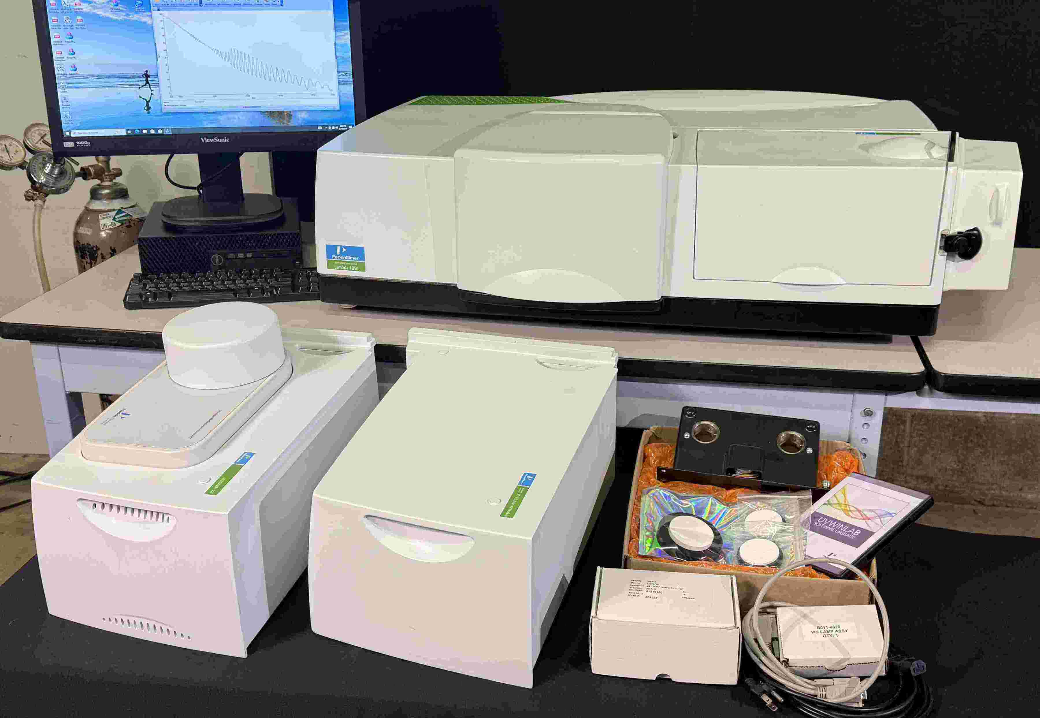 PE LAMBDA 1050 UV-VIS-NIR Optical Measurement System URA/3D/150-mm InGaAs Sphere